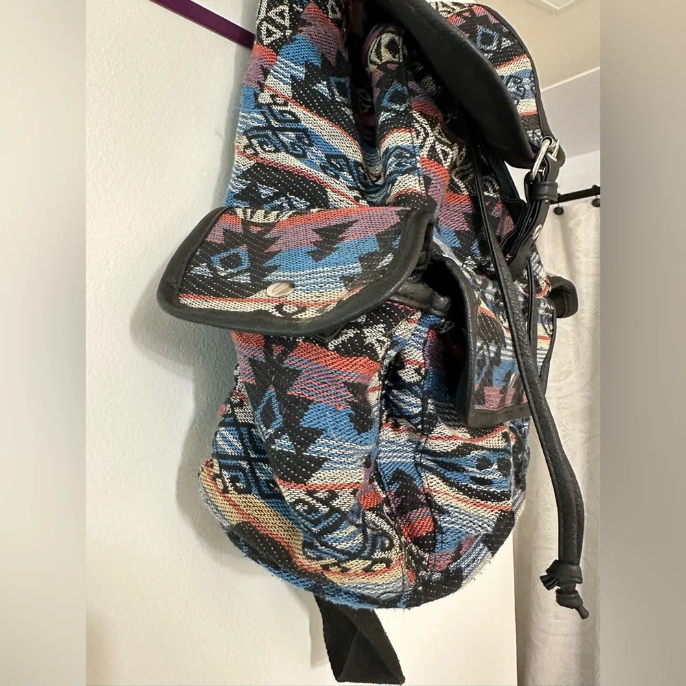 Tribal Pattern Backpack - Picture 6 of 12